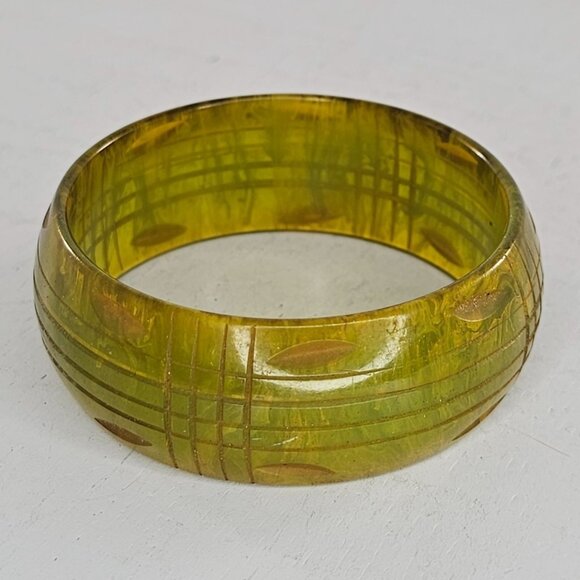 Vintage Bakelite Apple Juice Carved Bracelet Bangle Small Size - Picture 12 of 16